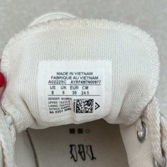 Converse Chuck Taylor All Star Lift Platform Tonal Embroidery  Shoe Size 8 🤍❤️ - Picture 16 of 17